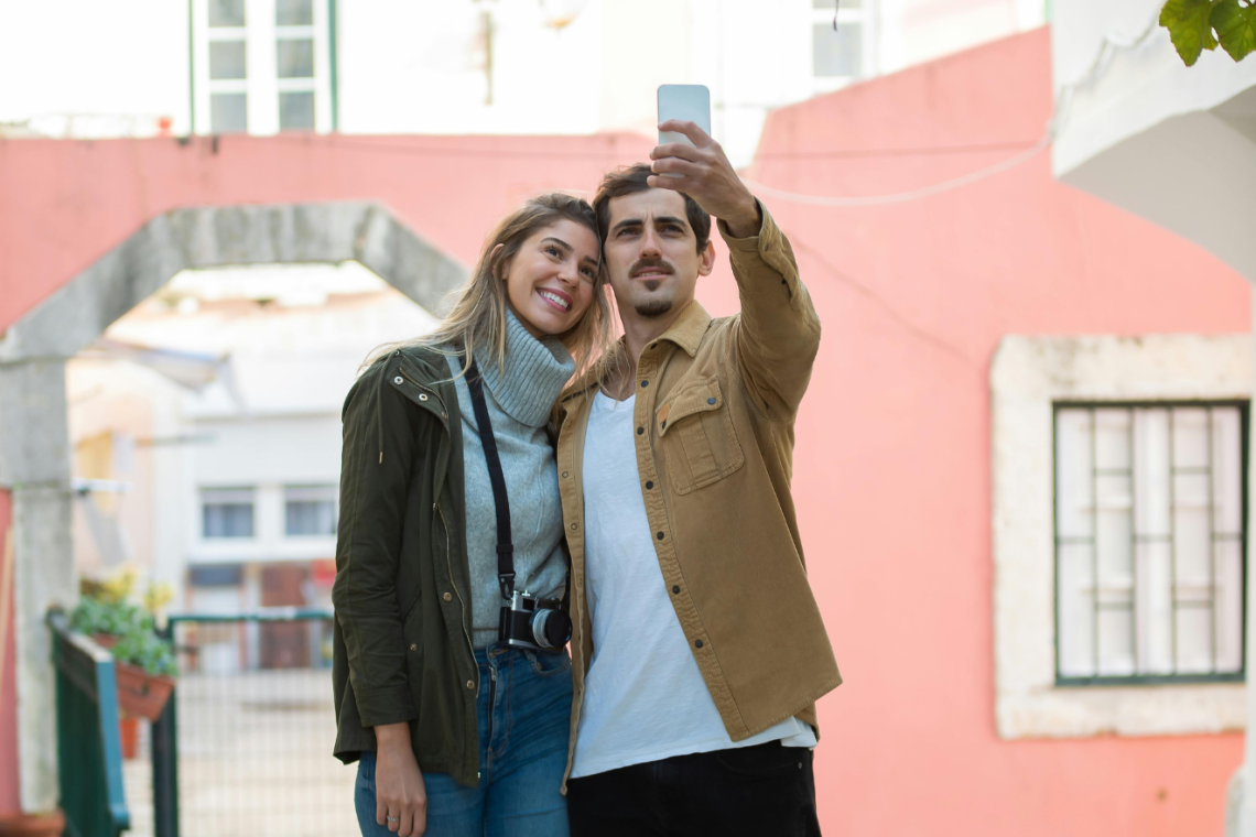 Modern Dating in 2025: Building Authentic Connections in a Digital World