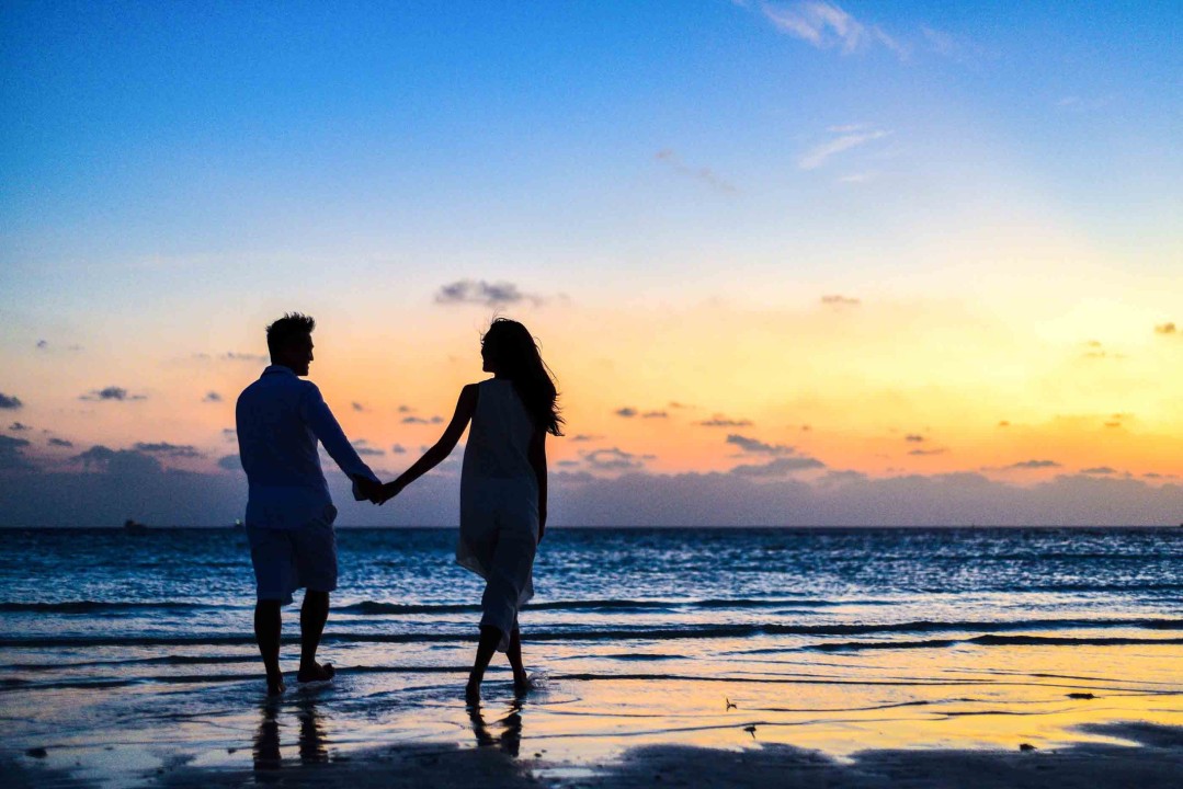 The Art of Building Strong Relationships: Keys to Connection and Happiness